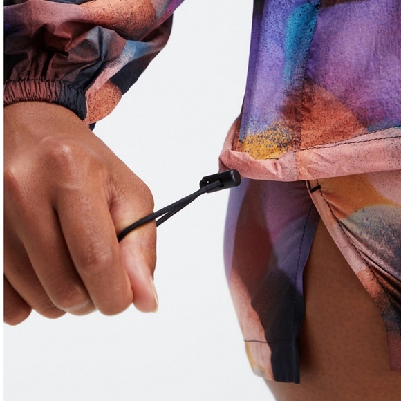 Oversized Flyweight Windbreaker - Picture 3 of 8